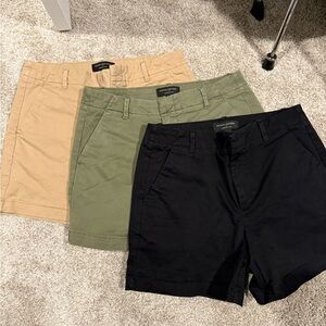 Banana Republic Women's Shorts - Black, Olive, Tan